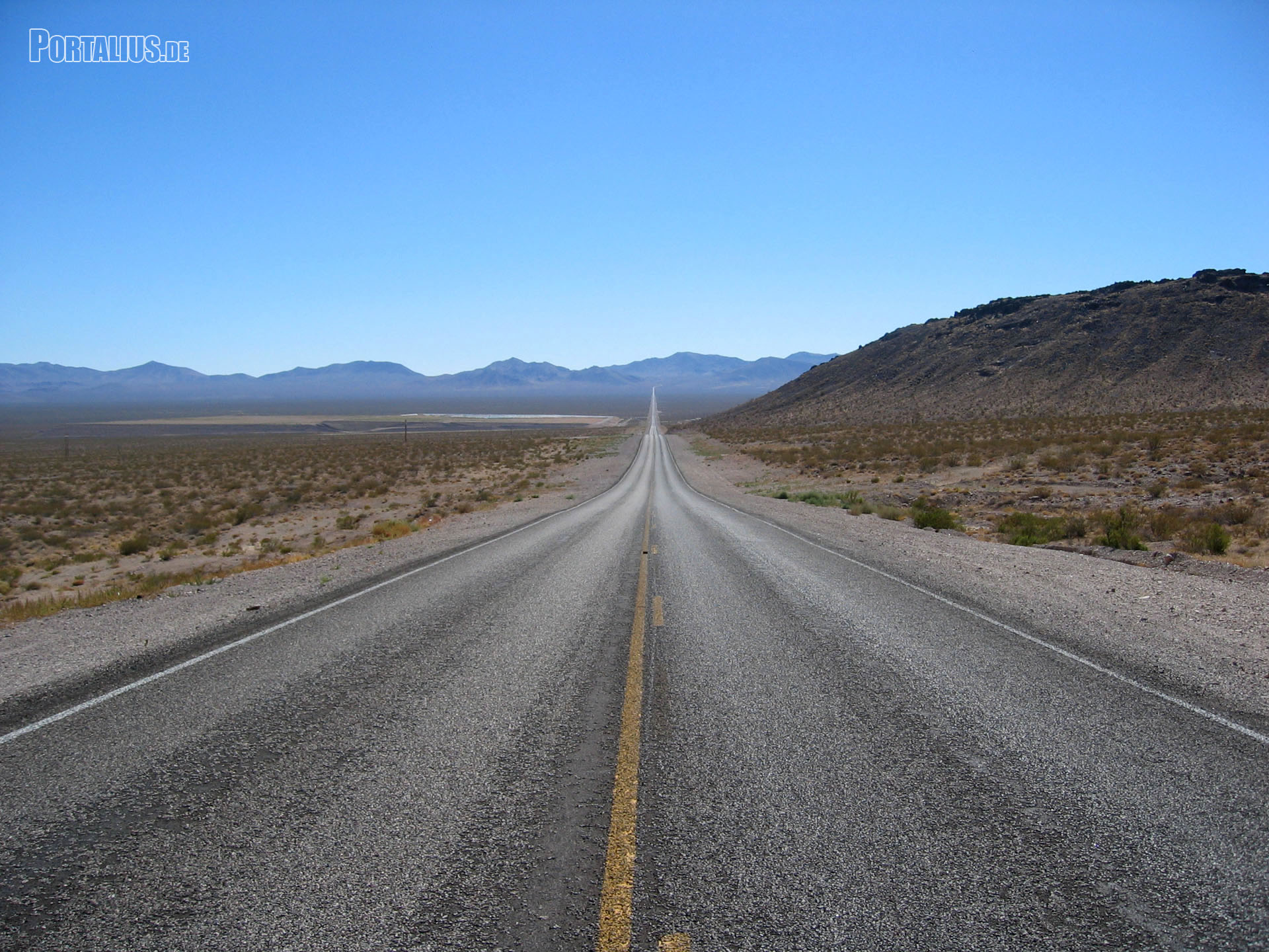 Death-Valley-National-Park-5-Way-to