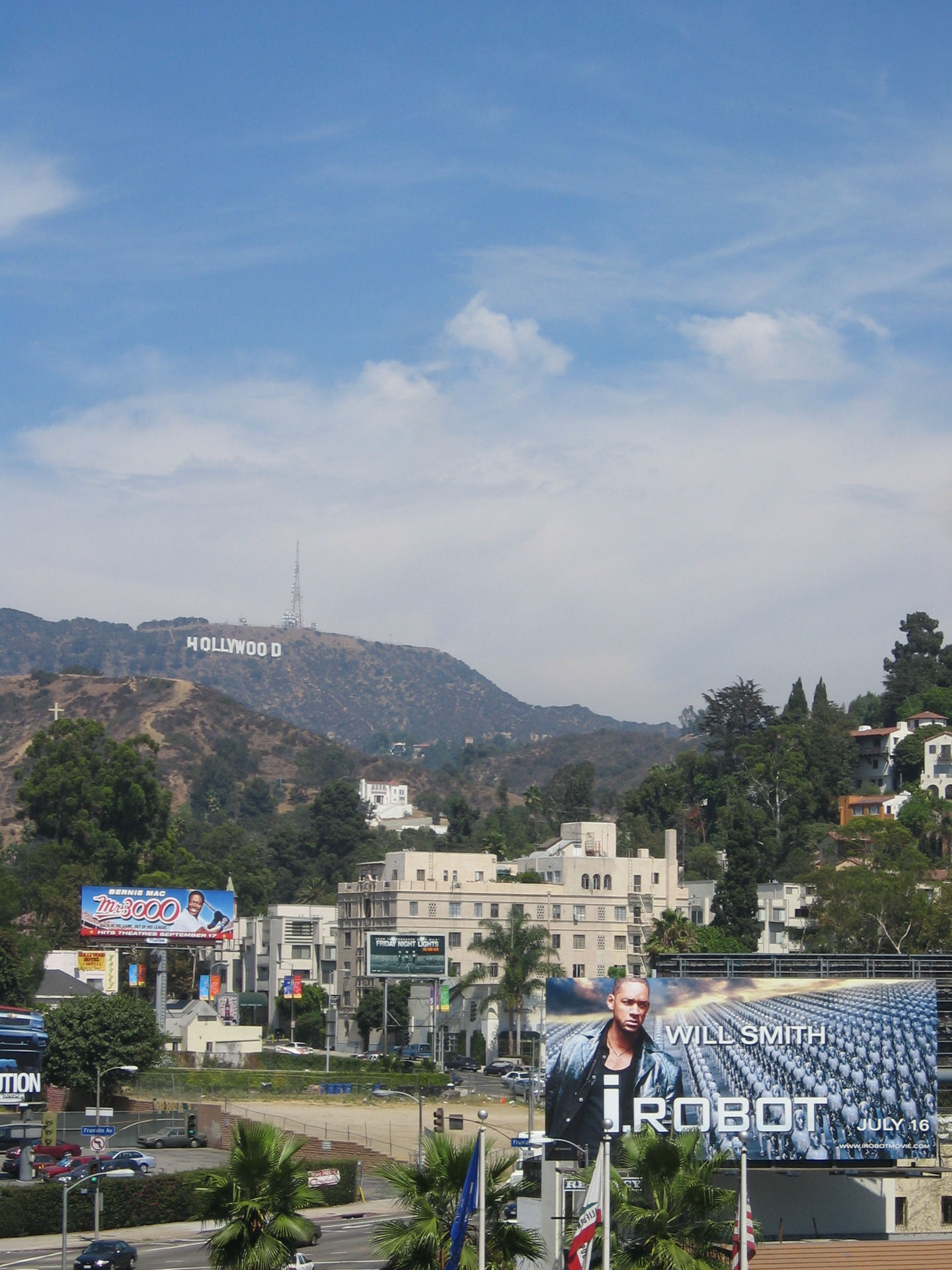 L.A.-Walk-of-Fame-View-to-Hollywood-Hills