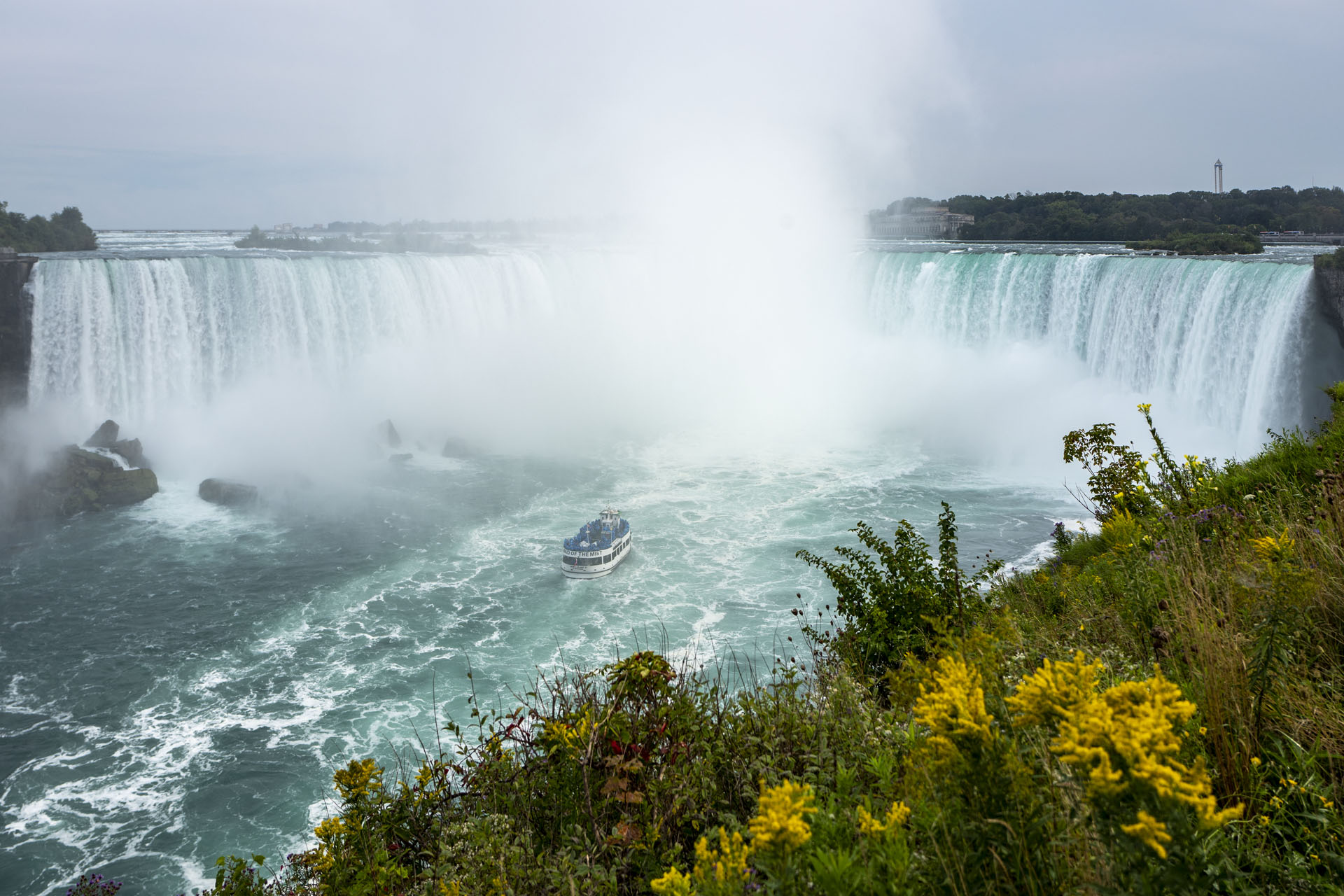 Die Niagara-Wasserfälle auf der kanadischen Seite