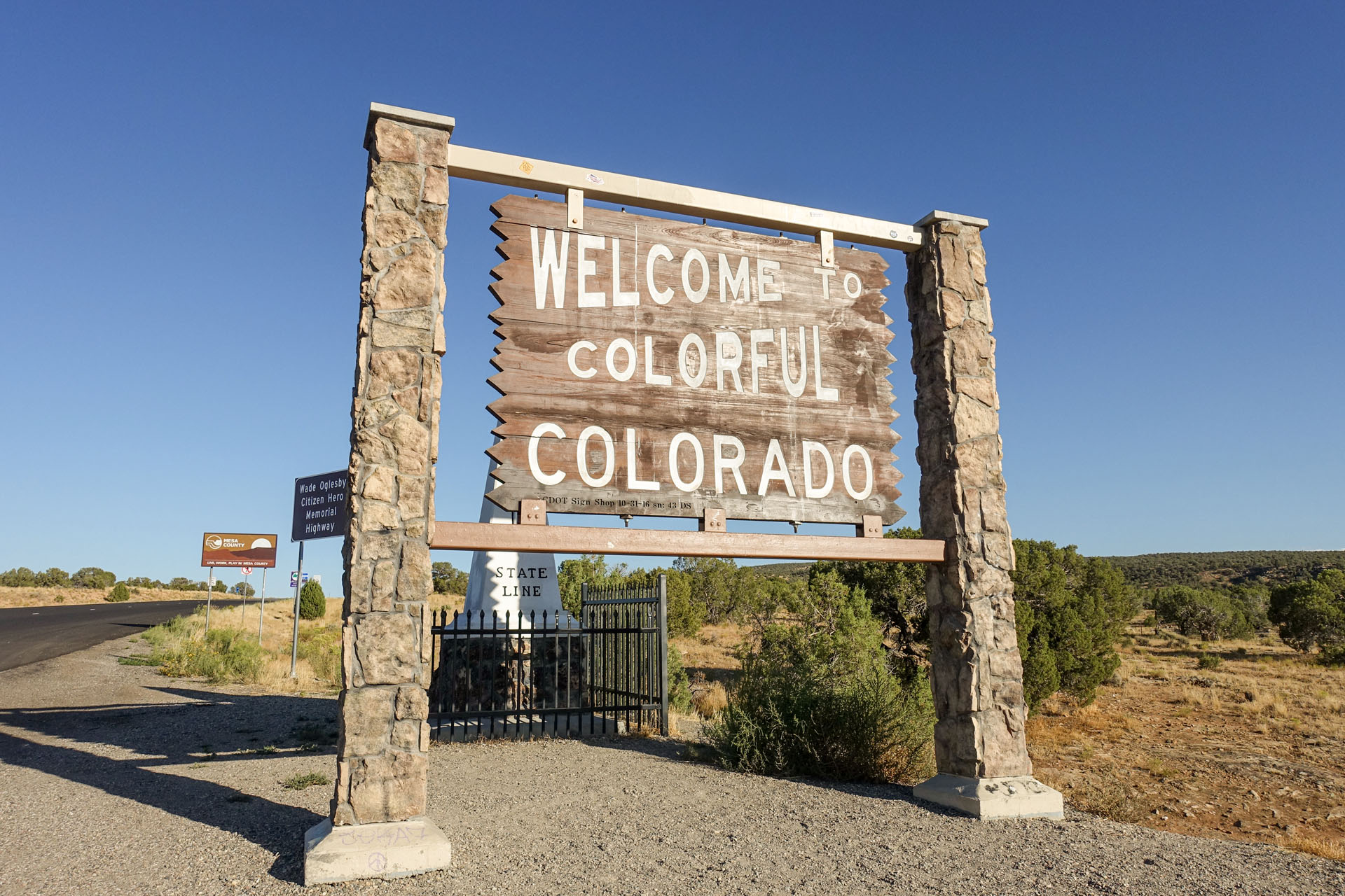 welcome sign Colorado
