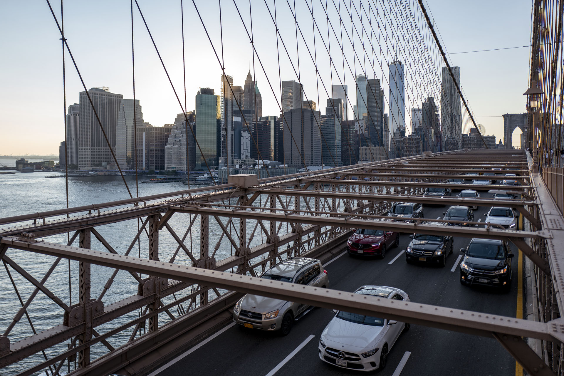 new-york-brooklyn-bridge-traffic